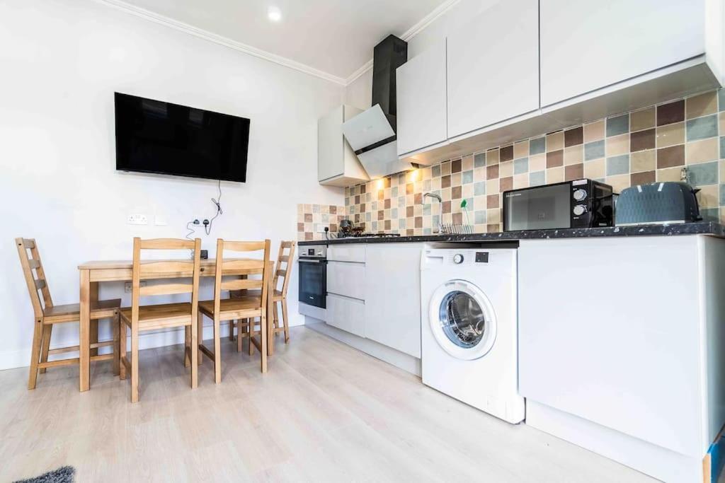 Beautiful Flat With Free Parking Lejlighed Birmingham Eksteriør billede
