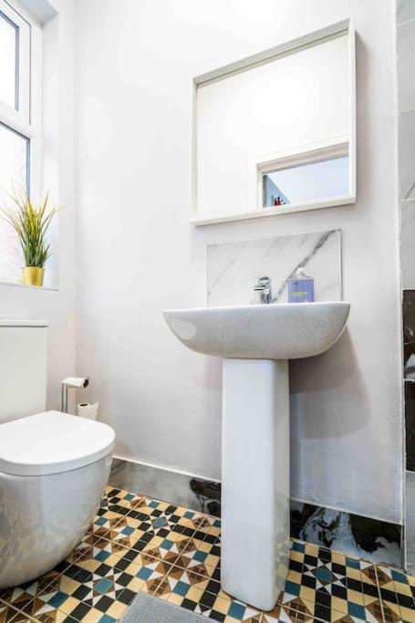 Beautiful Flat With Free Parking Lejlighed Birmingham Eksteriør billede